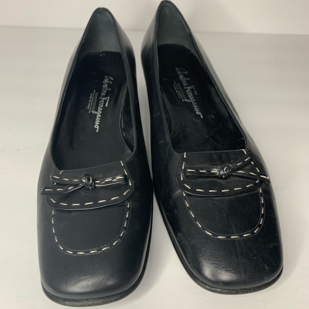Women’s Salvatore Ferragamo black heels bow 8 1/2B